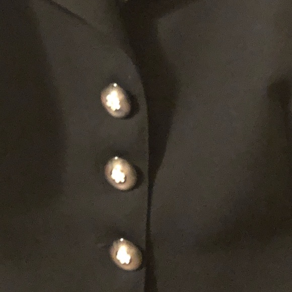 Short black jacket - Picture 2 of 3